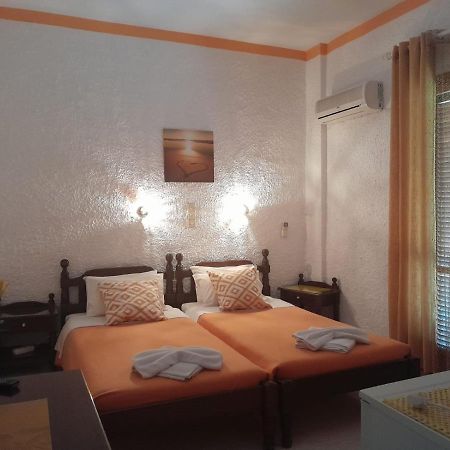 Artemis Rooms Agia Marina  Exterior foto