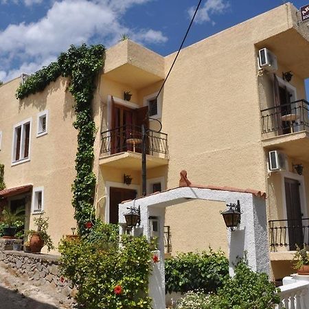 Artemis Rooms Agia Marina  Exterior foto
