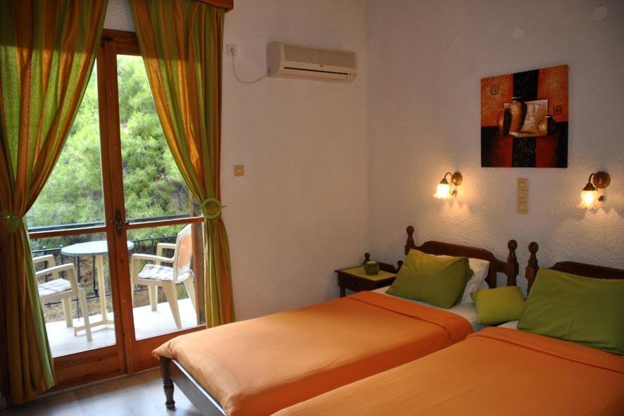 Artemis Rooms Agia Marina  Habitación foto