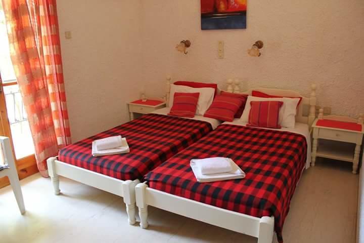 Artemis Rooms Agia Marina  Exterior foto